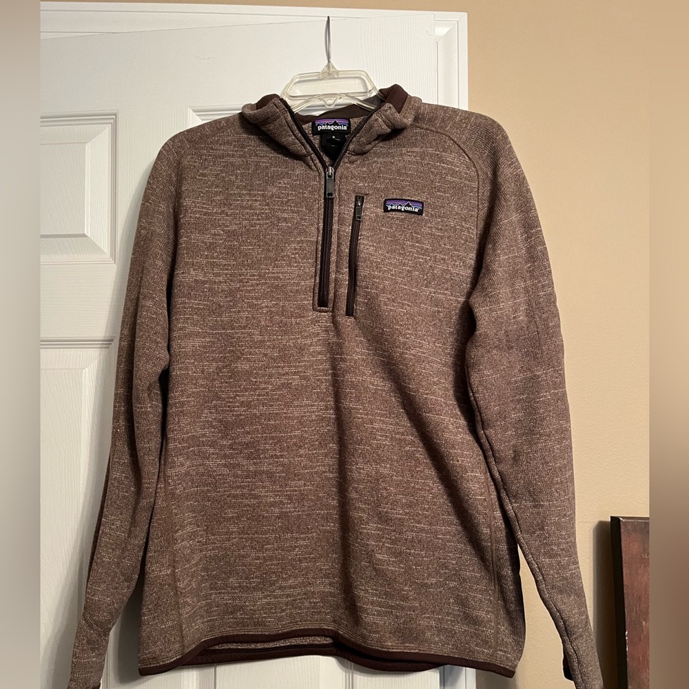 Men’s Patagonia Half Zip! Heathered brown color and size medium.